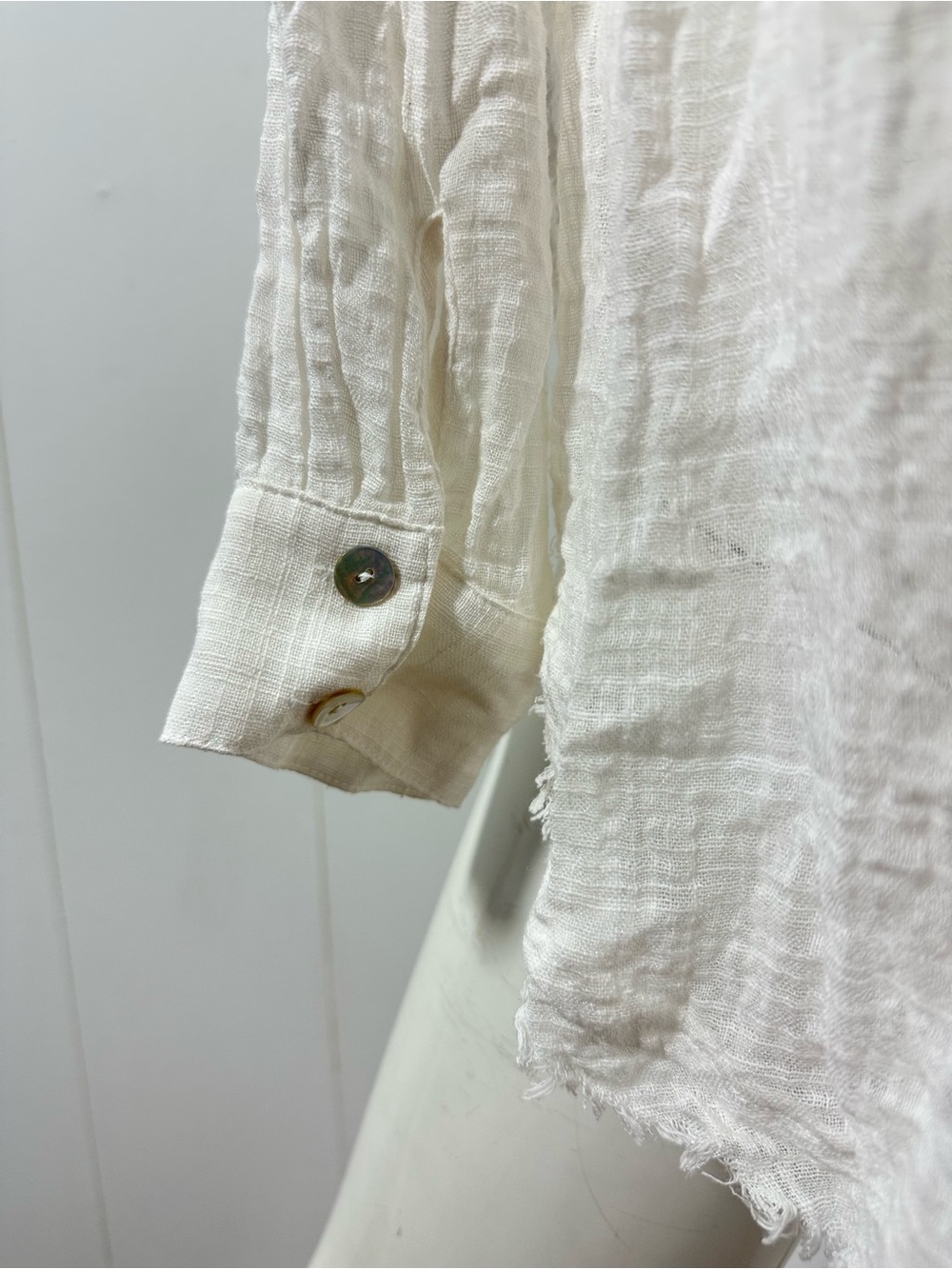 Free People Size Medium M Talk To Me Half Button Up Fray Hem Top White - Picture 4 of 12
